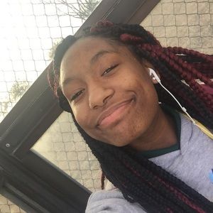 Meet your Posher, Crystal